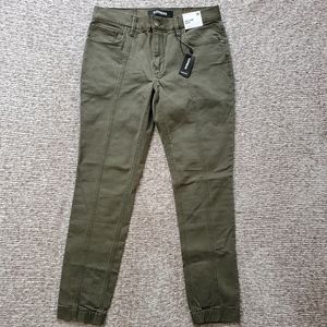 NWT Express Stretch Mid Rise Seamed Ankle Legging in Green